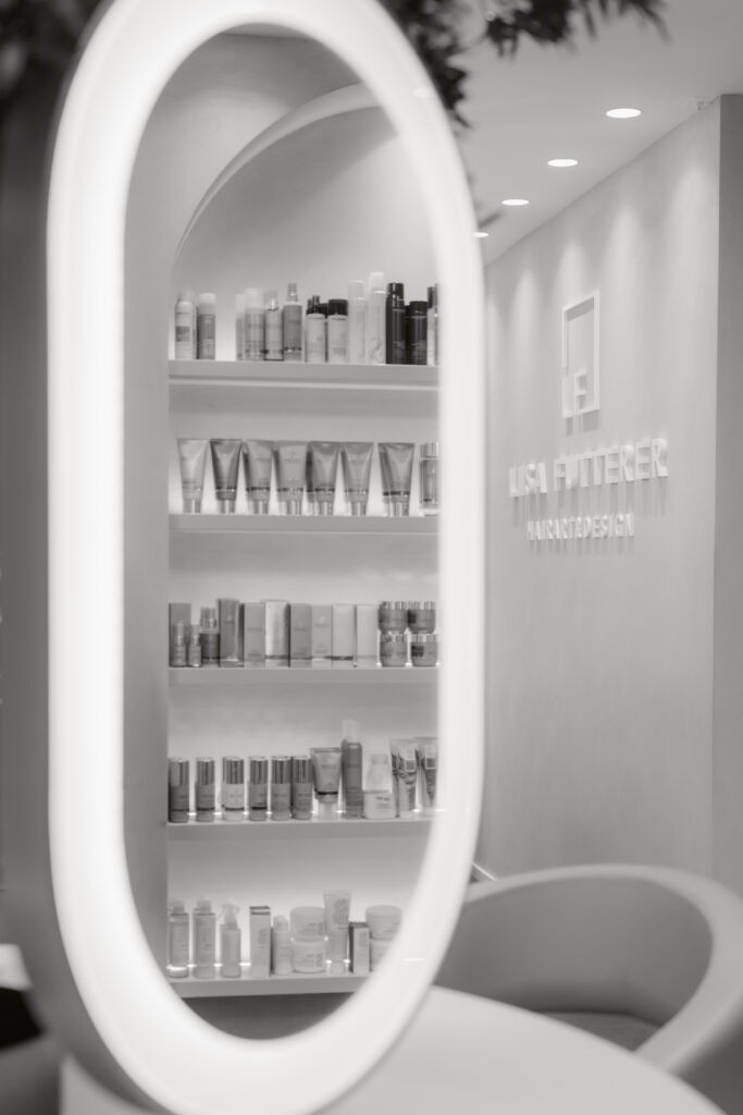 Spiegel im Friseursalon von Lisa Futterer